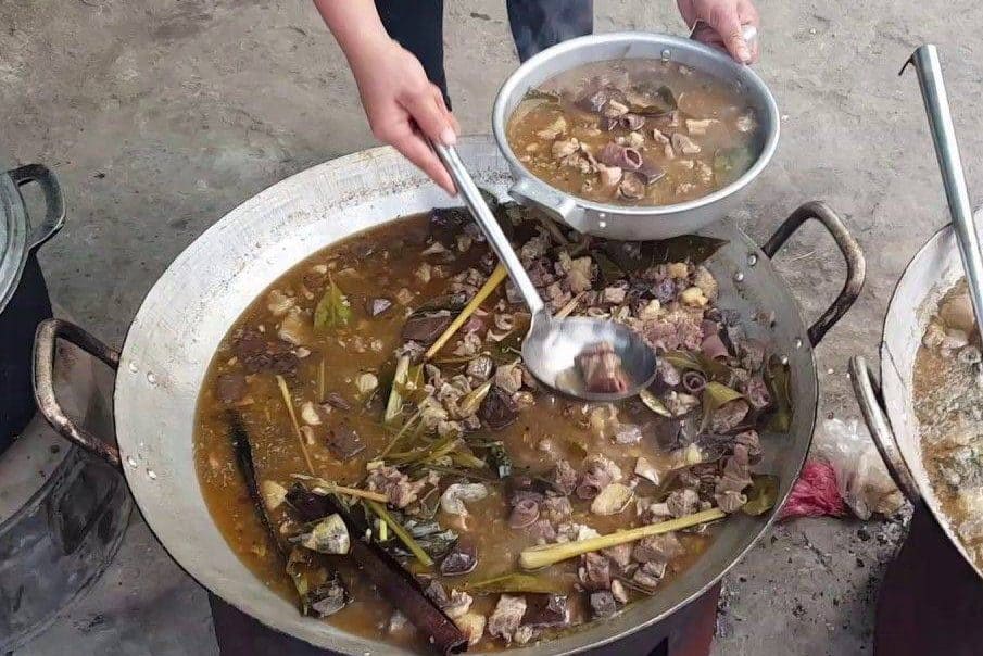 Thắng cố Hà Giang là một món ăn dân dã